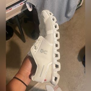 Women’s On Cloud 5 shoes